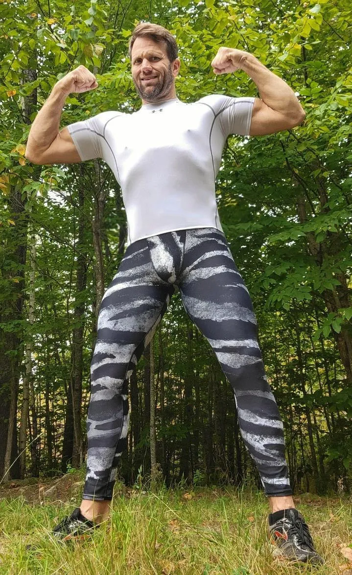 Black Tiger Stripe Print Meggings, Animal Print Best Men's Yoga Pants Running Leggings- Made in USA/EU