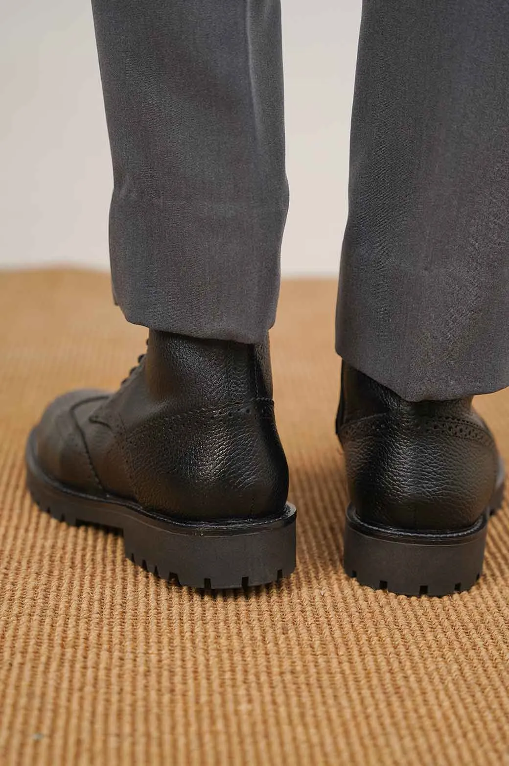 HIGH-TOP LEATHER BROGUES