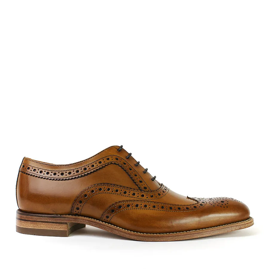 Loake - Fearnley Leather Brogue Shoes in Tan