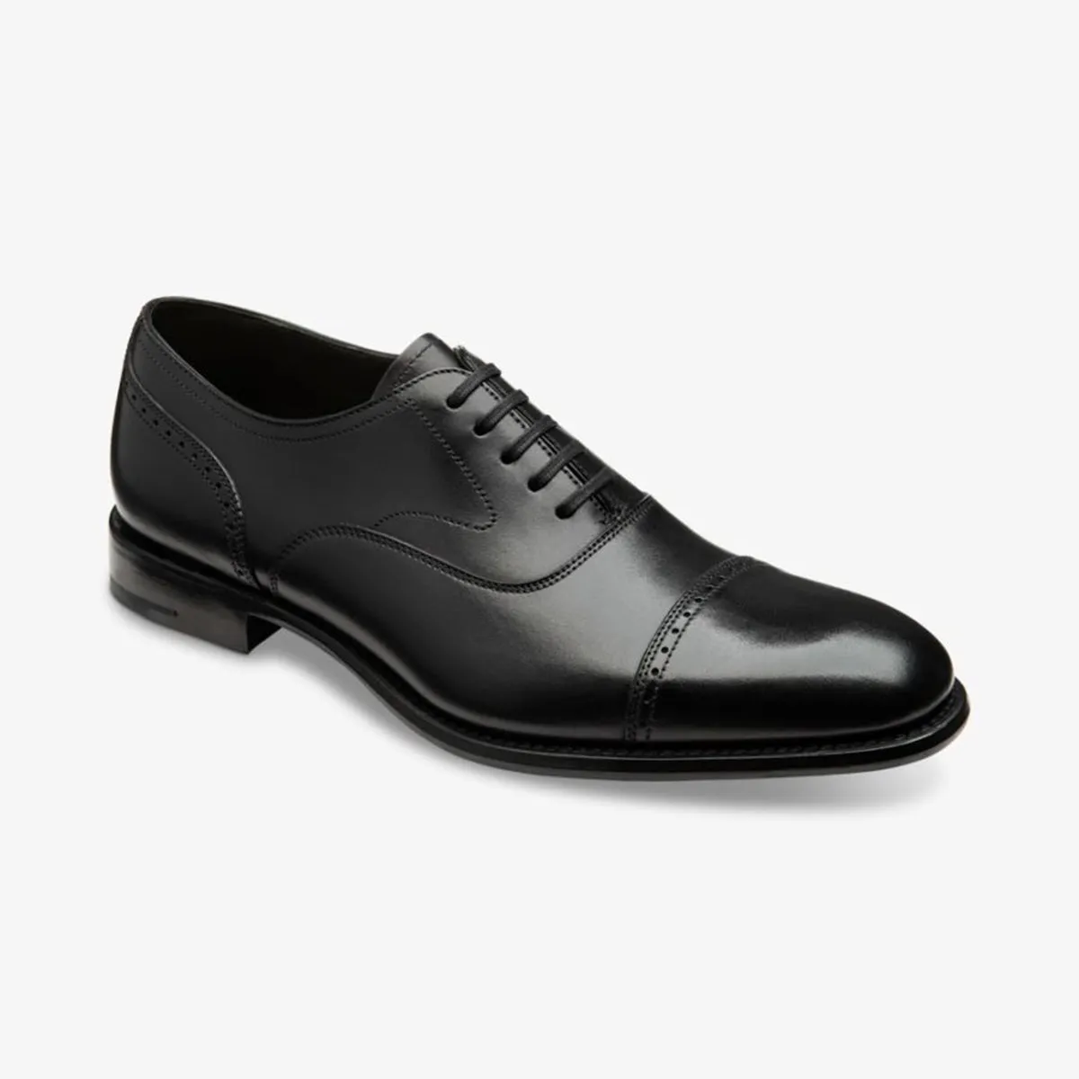 Loake - Hughes Semi Brogue Shoes in Black