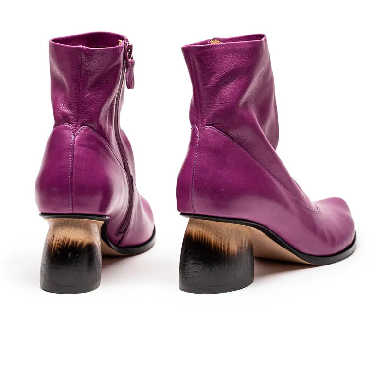 MANUELA Tyrian | Leather Boot