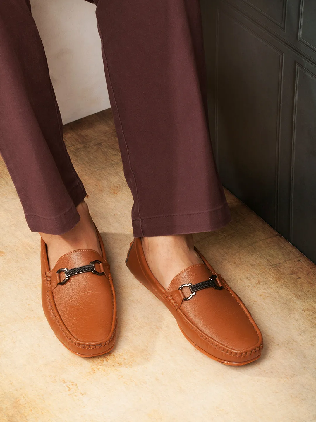 Men's Tan Moc Toe Buckle Loafer (IX4111)