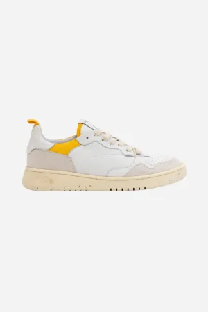 Oncept Phoenix Sneakers in White Cloud