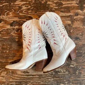 Size 5.5 M White Dingo Heeled Cowboy boots