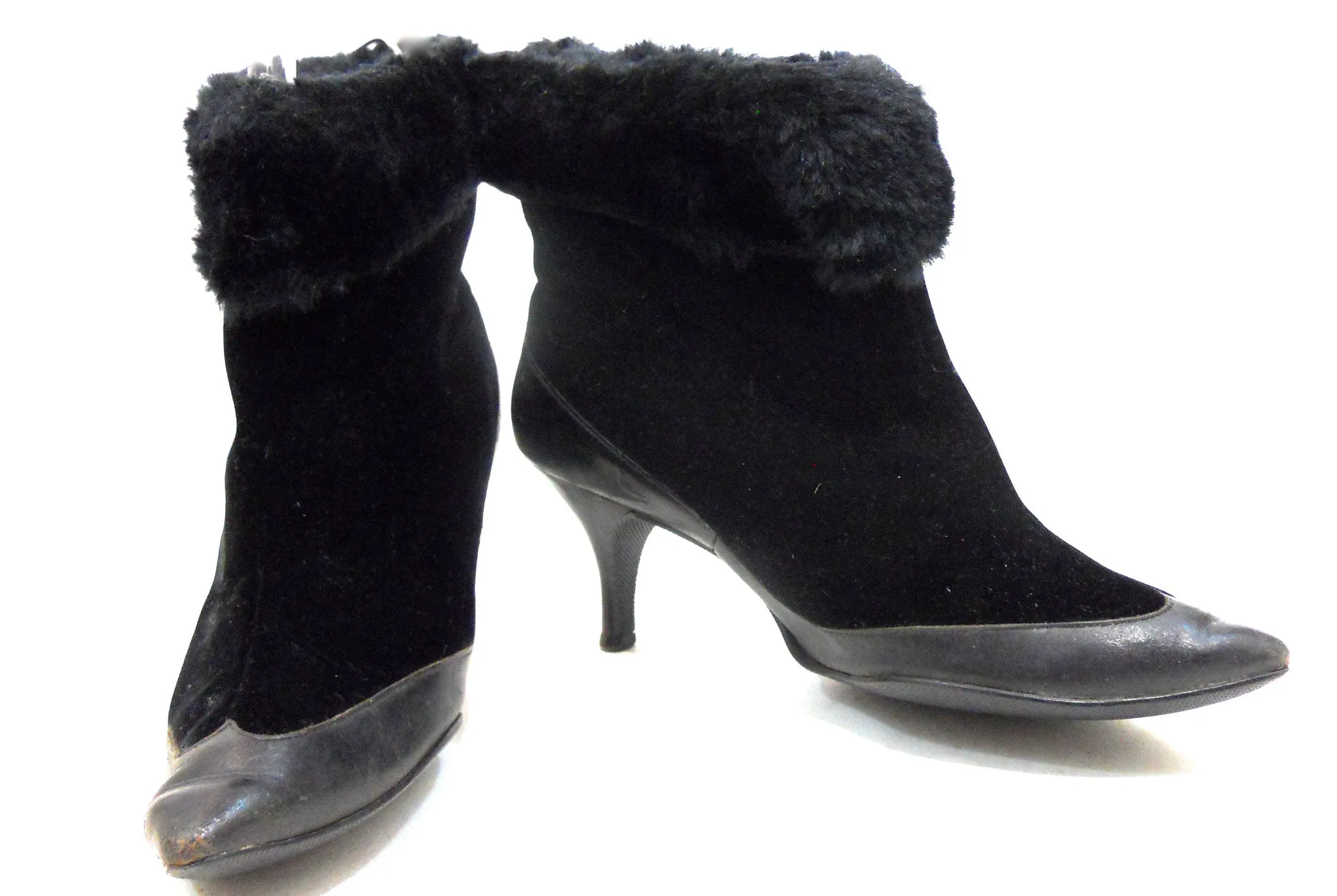 Vampy Black Velvet & Faux Fur Winter High Heel Boots circa 1960s